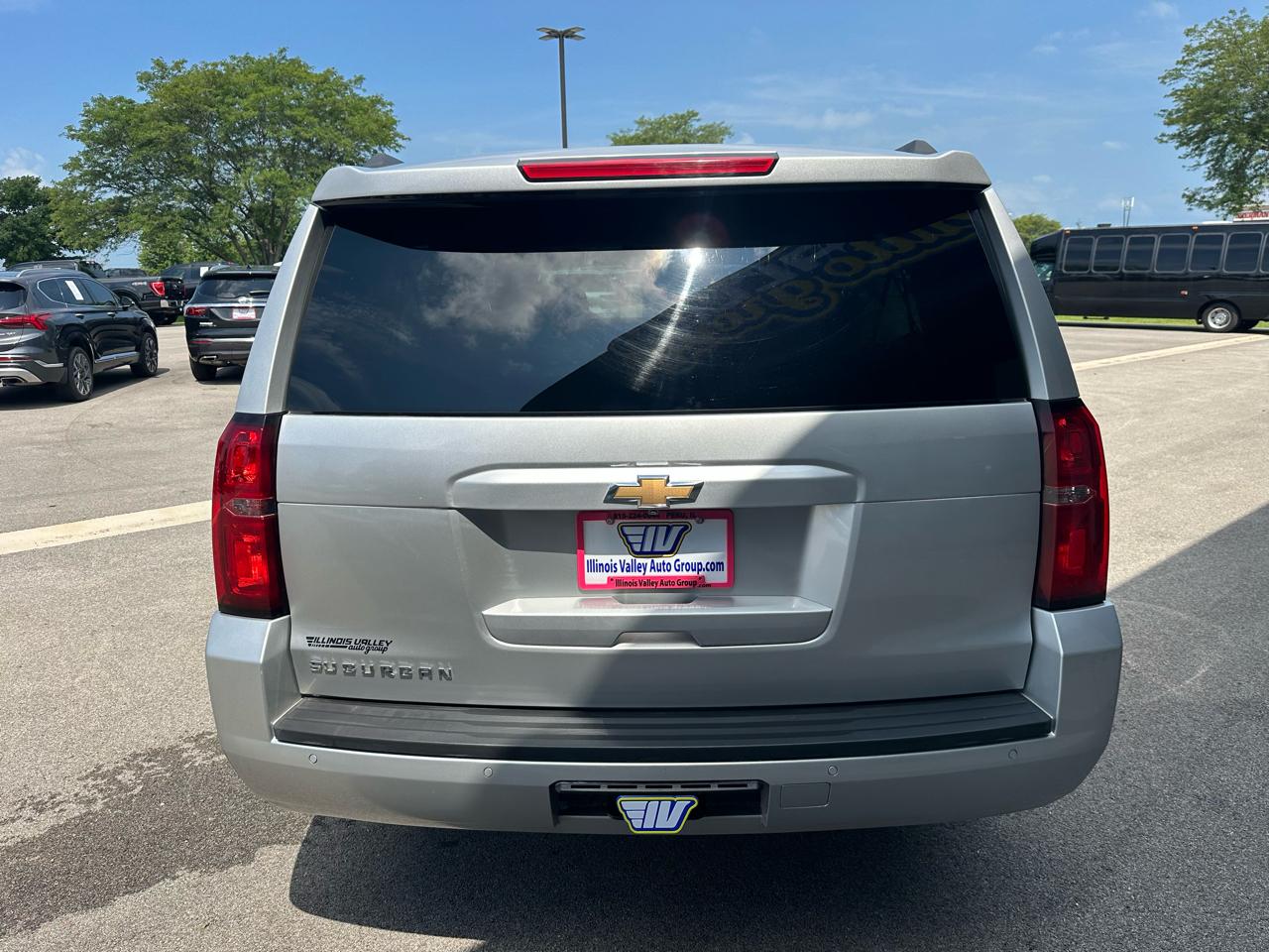 Chevrolet Suburban LT 4WD 2019