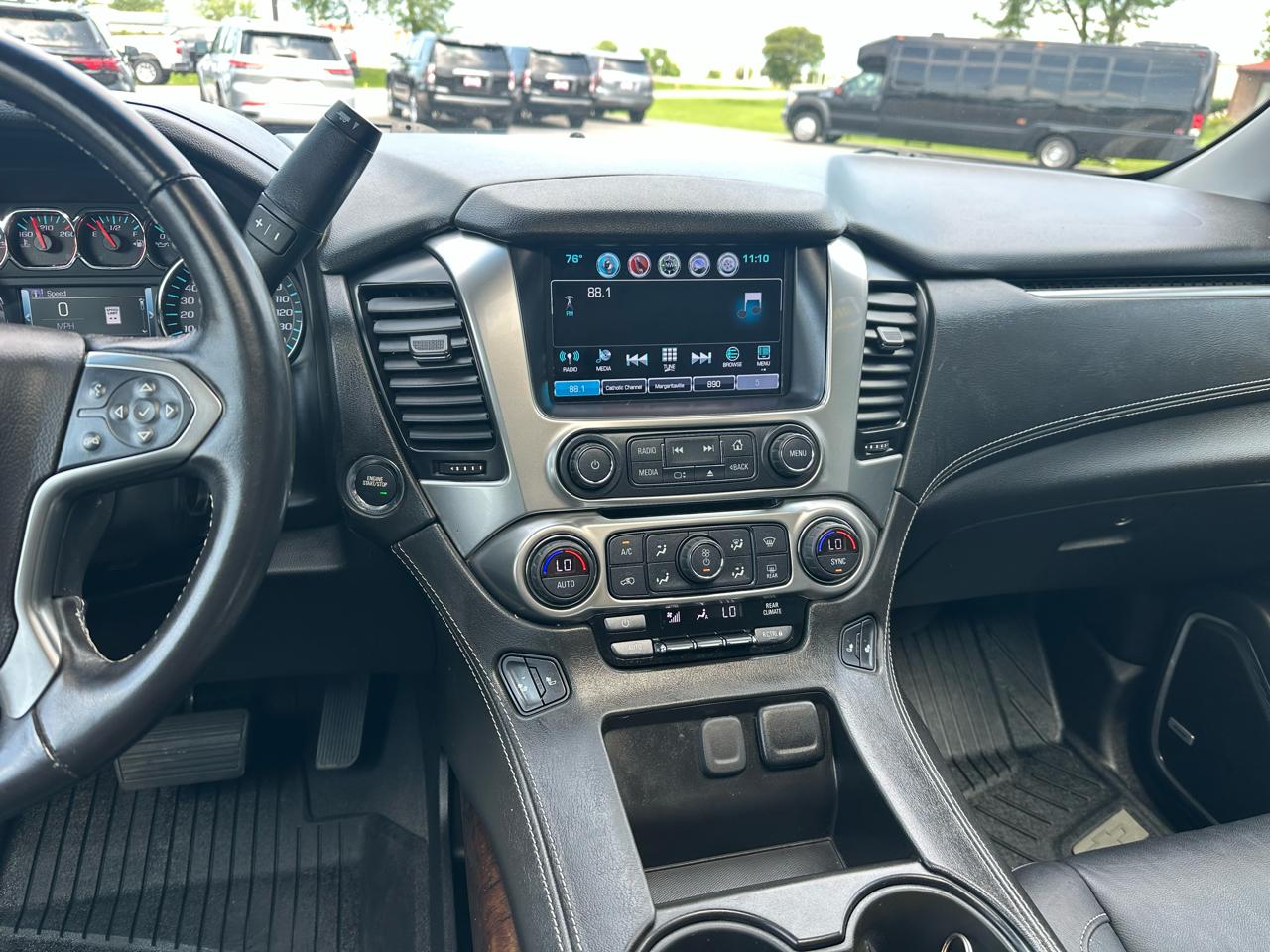 Chevrolet Suburban LT 4WD 2019