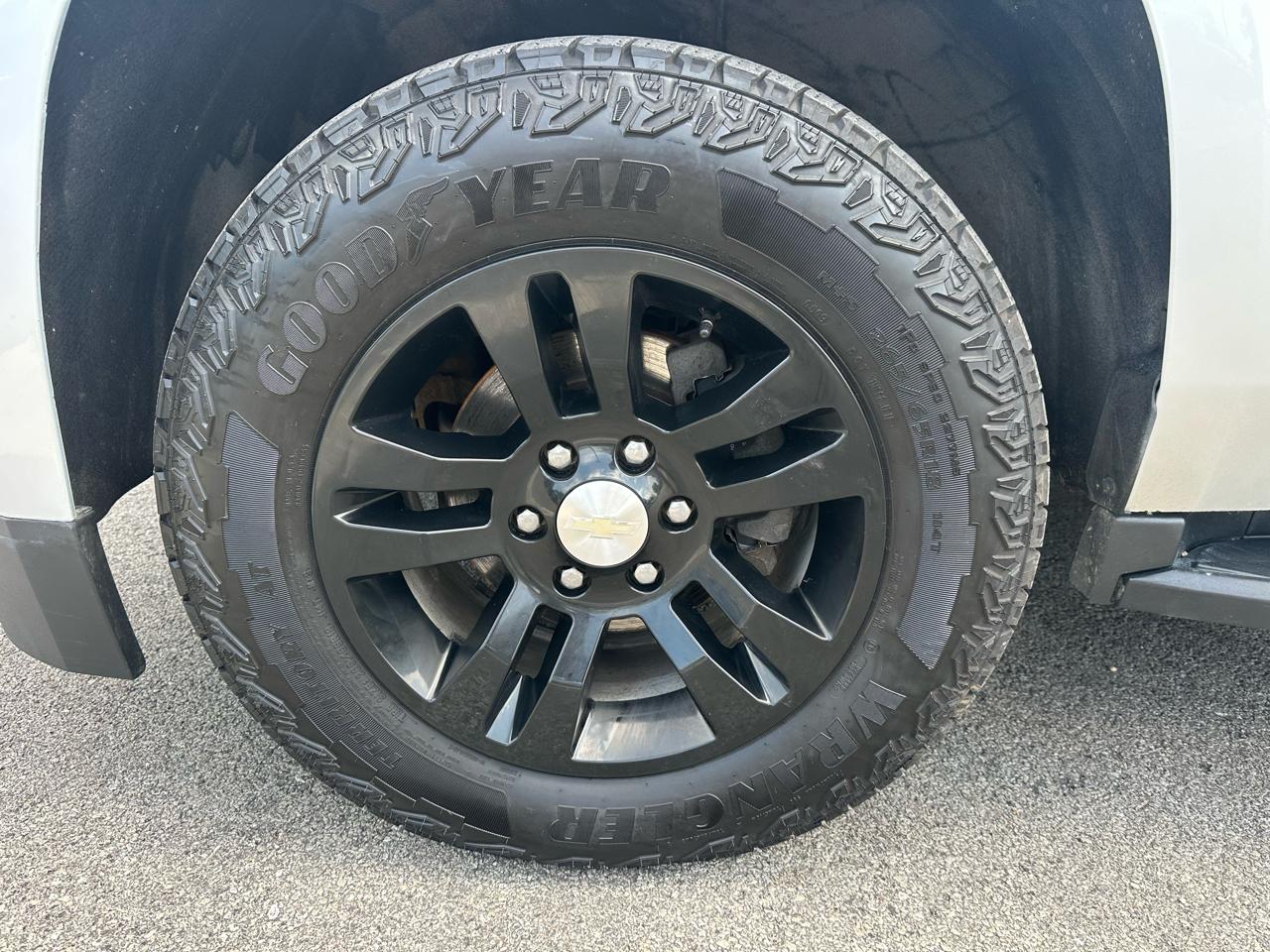 Chevrolet Suburban LT 4WD 2019