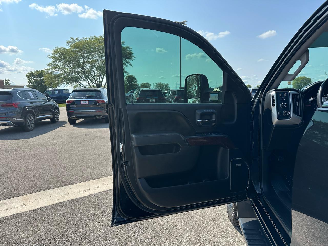 GMC Sierra 2500HD SLT Crew Cab 4WD 2015