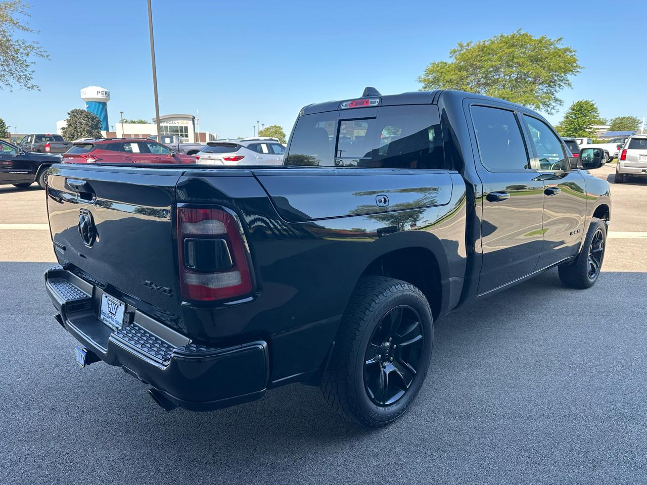 RAM 1500 Big Horn Crew Cab SWB 4WD 2020
