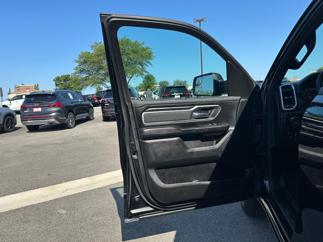 RAM 1500 Big Horn Crew Cab SWB 4WD 2020