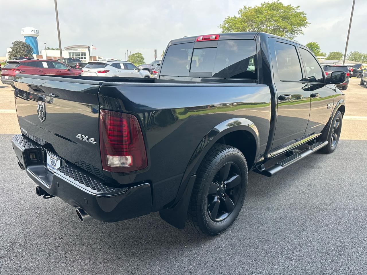 RAM 1500 Sport Crew Cab SWB 4WD 2016