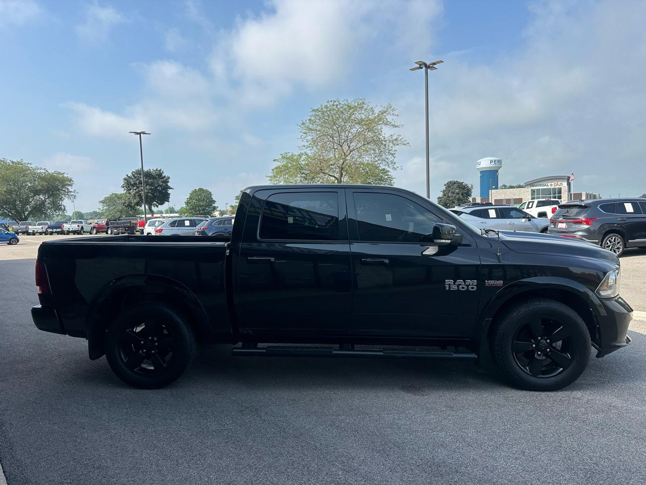 RAM 1500 Sport Crew Cab SWB 4WD 2016