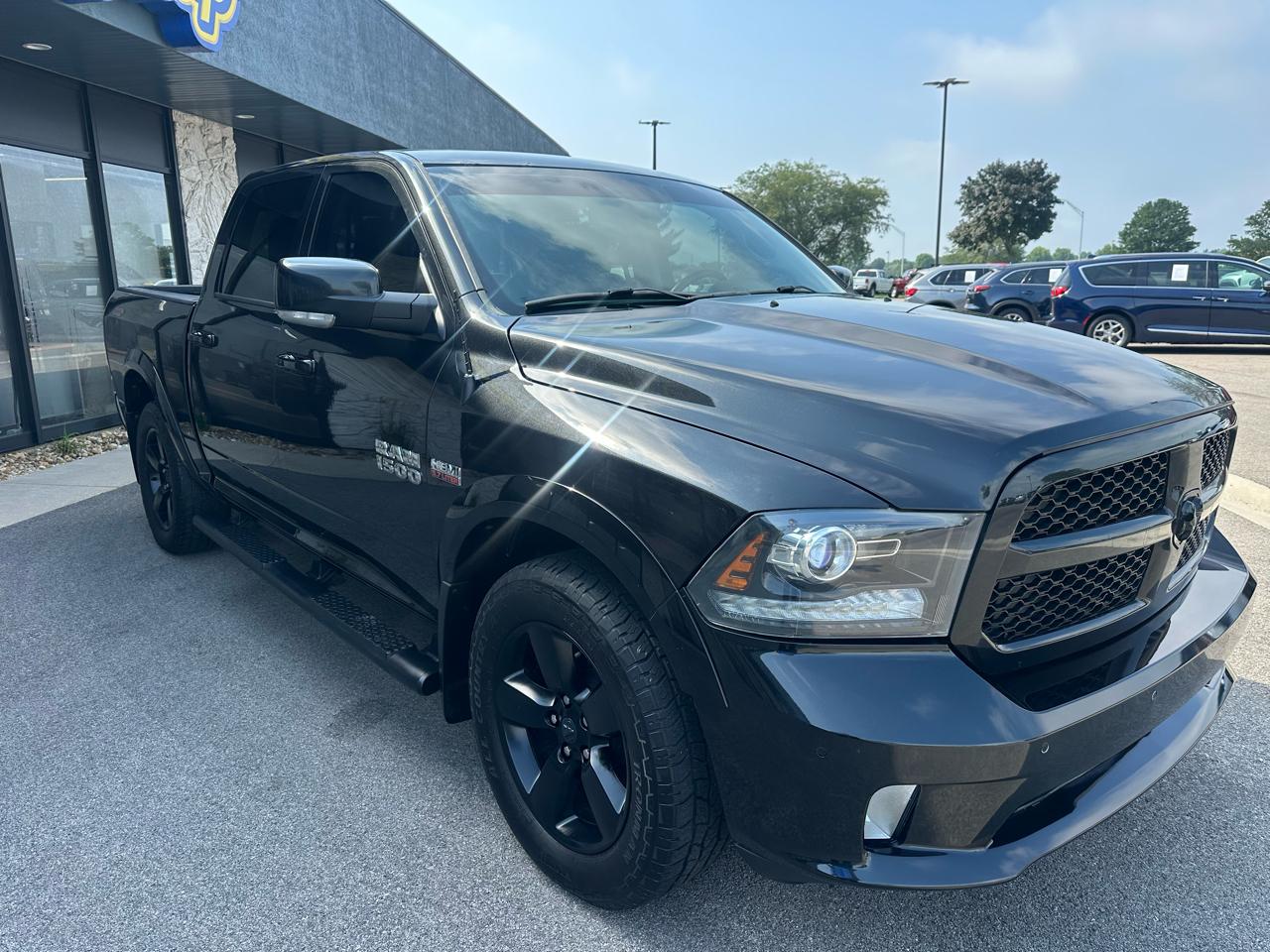 RAM 1500 Sport Crew Cab SWB 4WD 2016