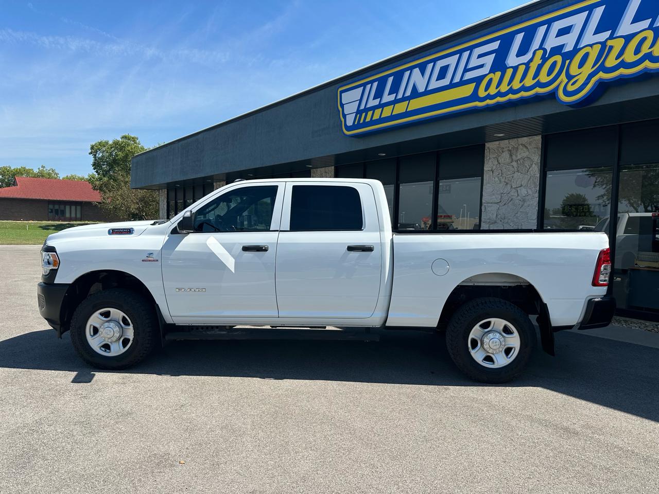 RAM 3500 Tradesman Crew Cab 4WD 2022