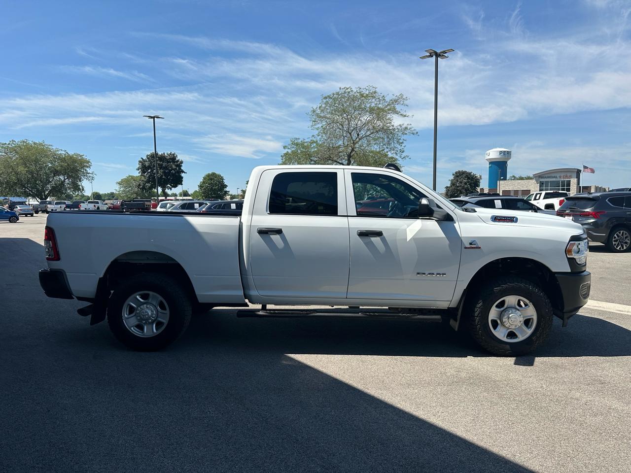 RAM 3500 Tradesman Crew Cab 4WD 2022