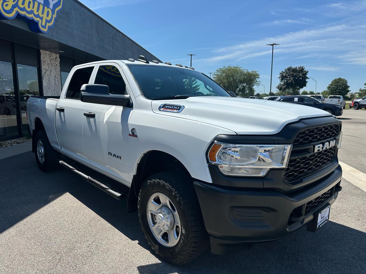 RAM 3500 Tradesman Crew Cab 4WD 2022