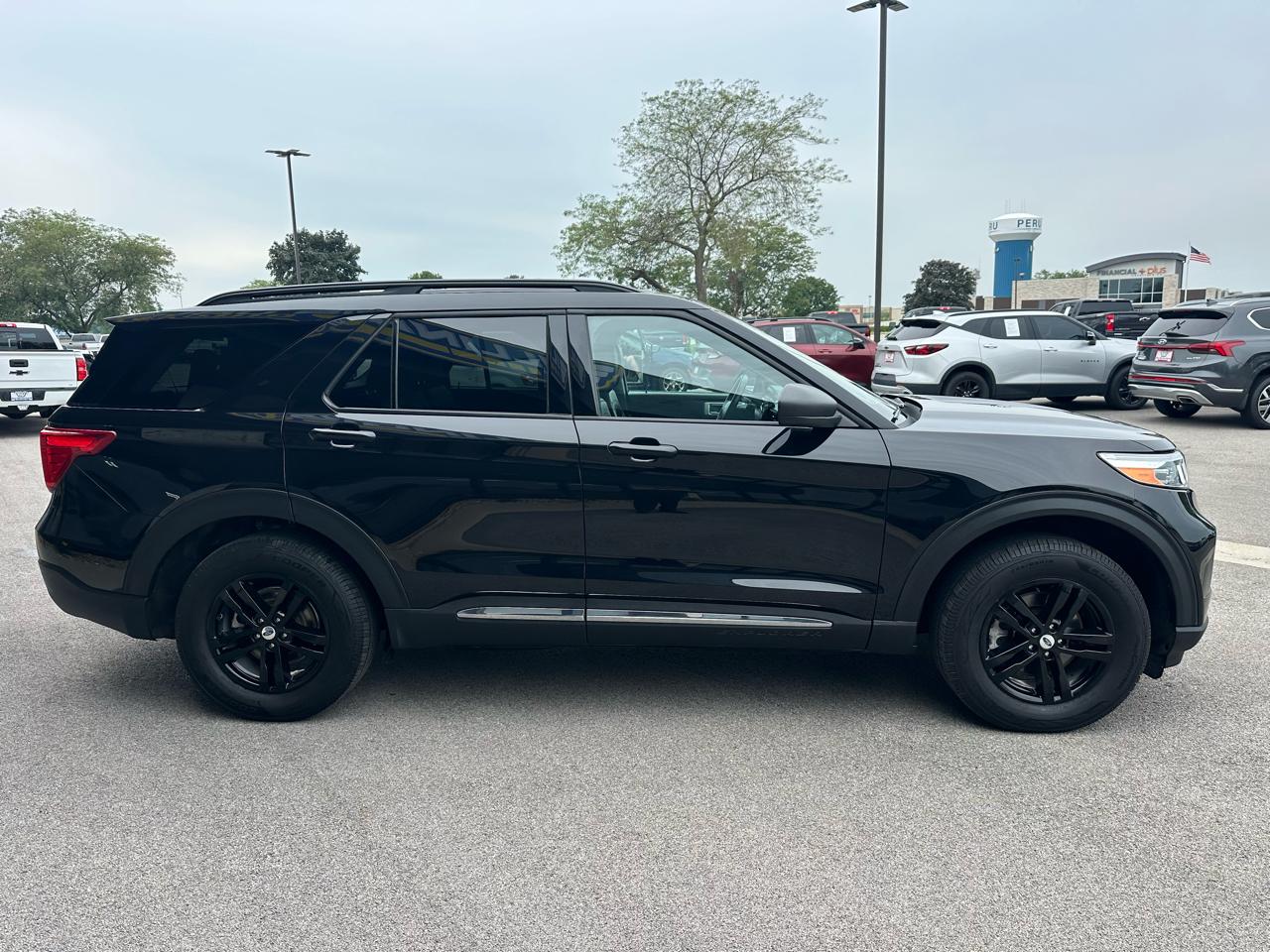 Ford Explorer XLT AWD 2023