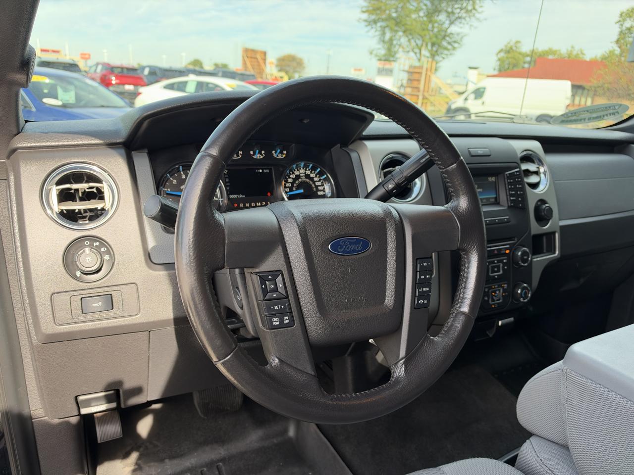 Ford F-150 XLT SuperCrew 4WD 2014