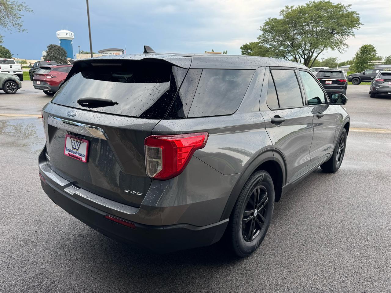 Ford Explorer Base 4WD 2023