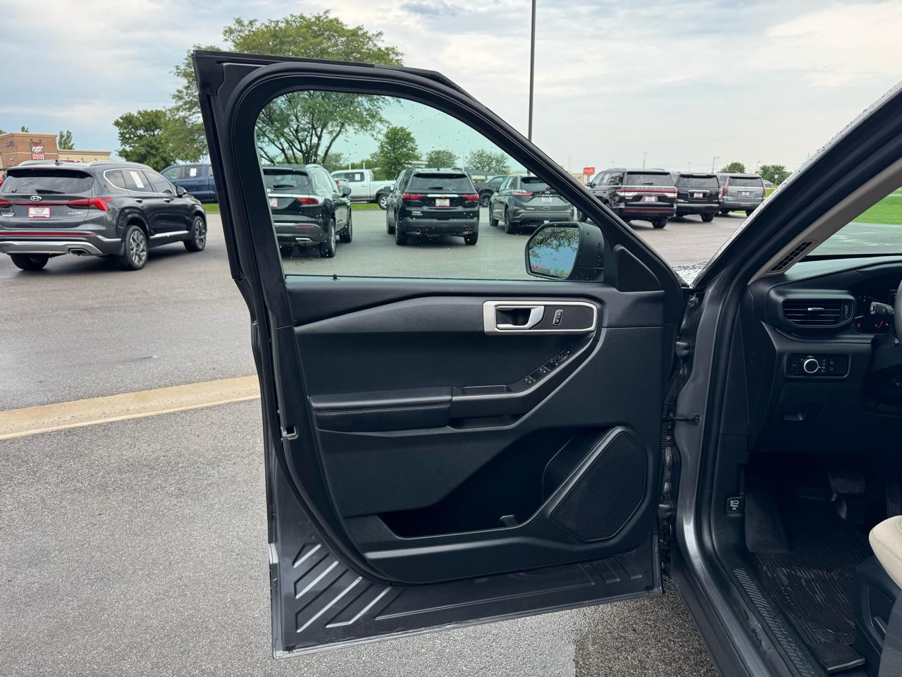 Ford Explorer Base 4WD 2023