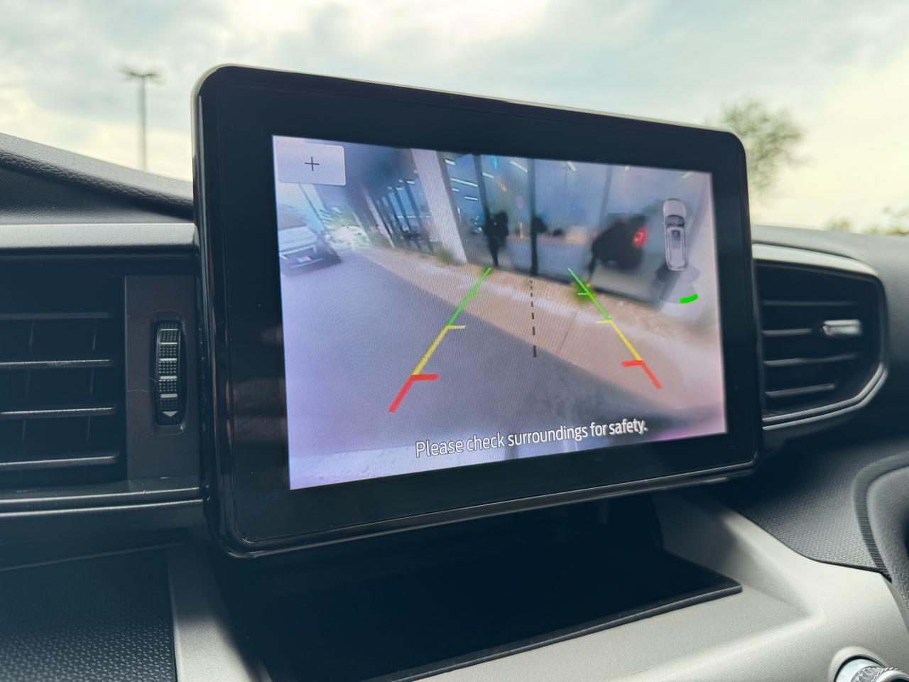 Ford Explorer Base 4WD 2023