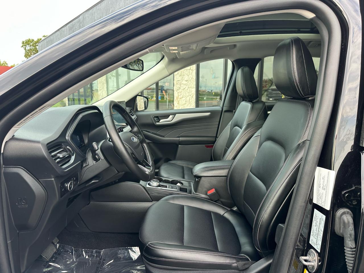Ford Escape Platinum AWD 2025