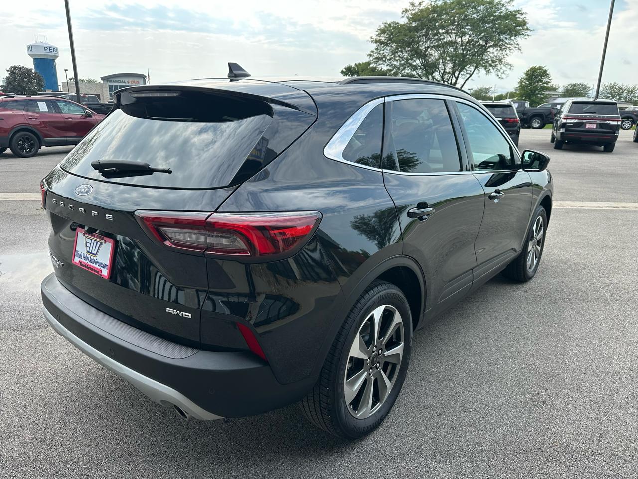 Ford Escape Platinum AWD 2025