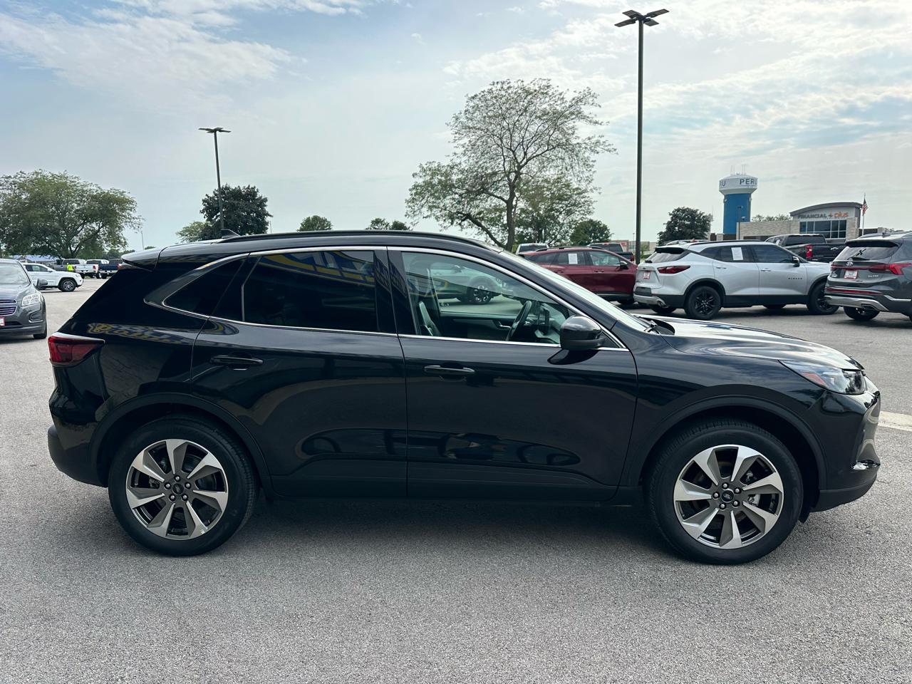 Ford Escape Platinum AWD 2025