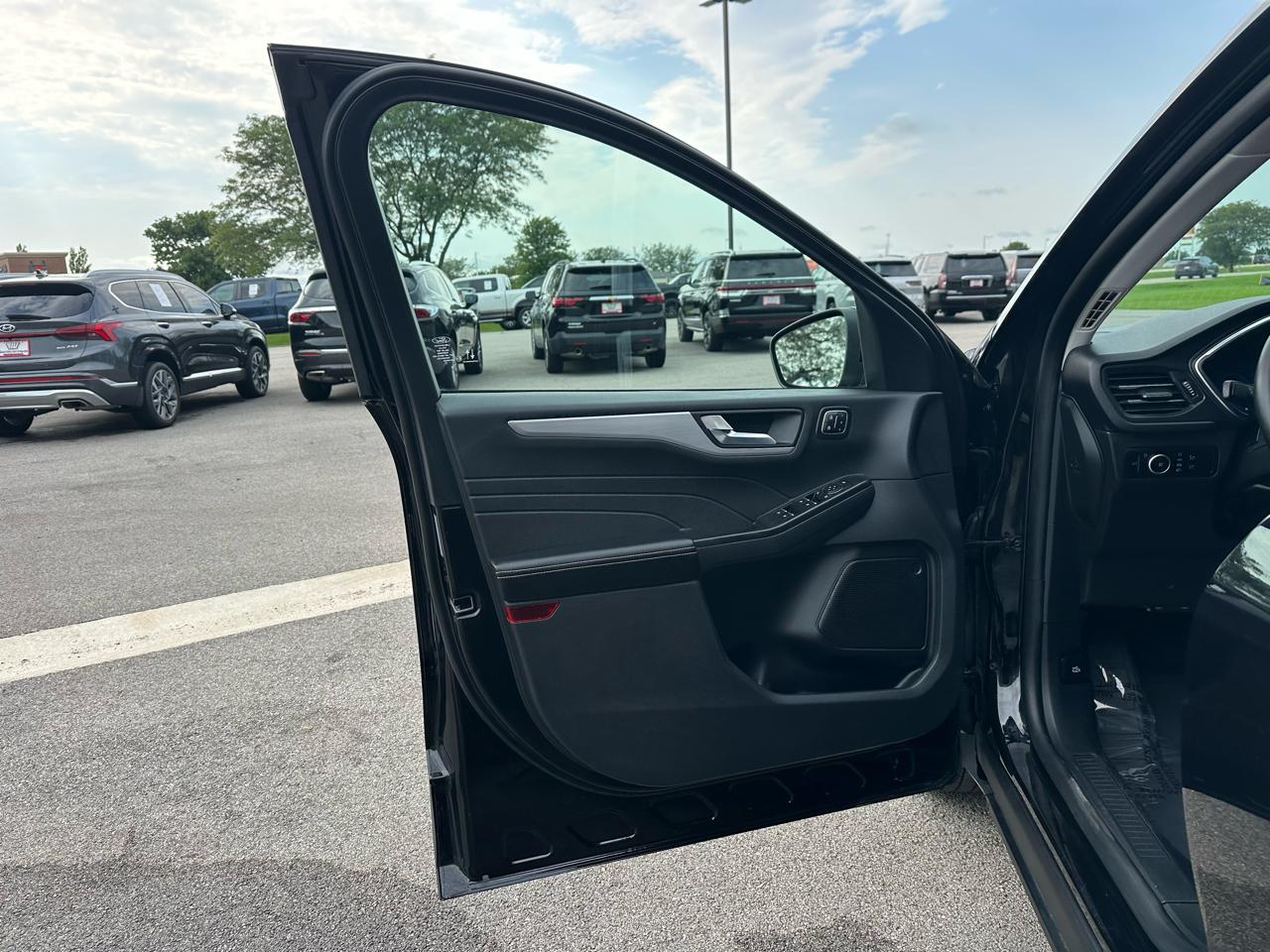 Ford Escape Platinum AWD 2025