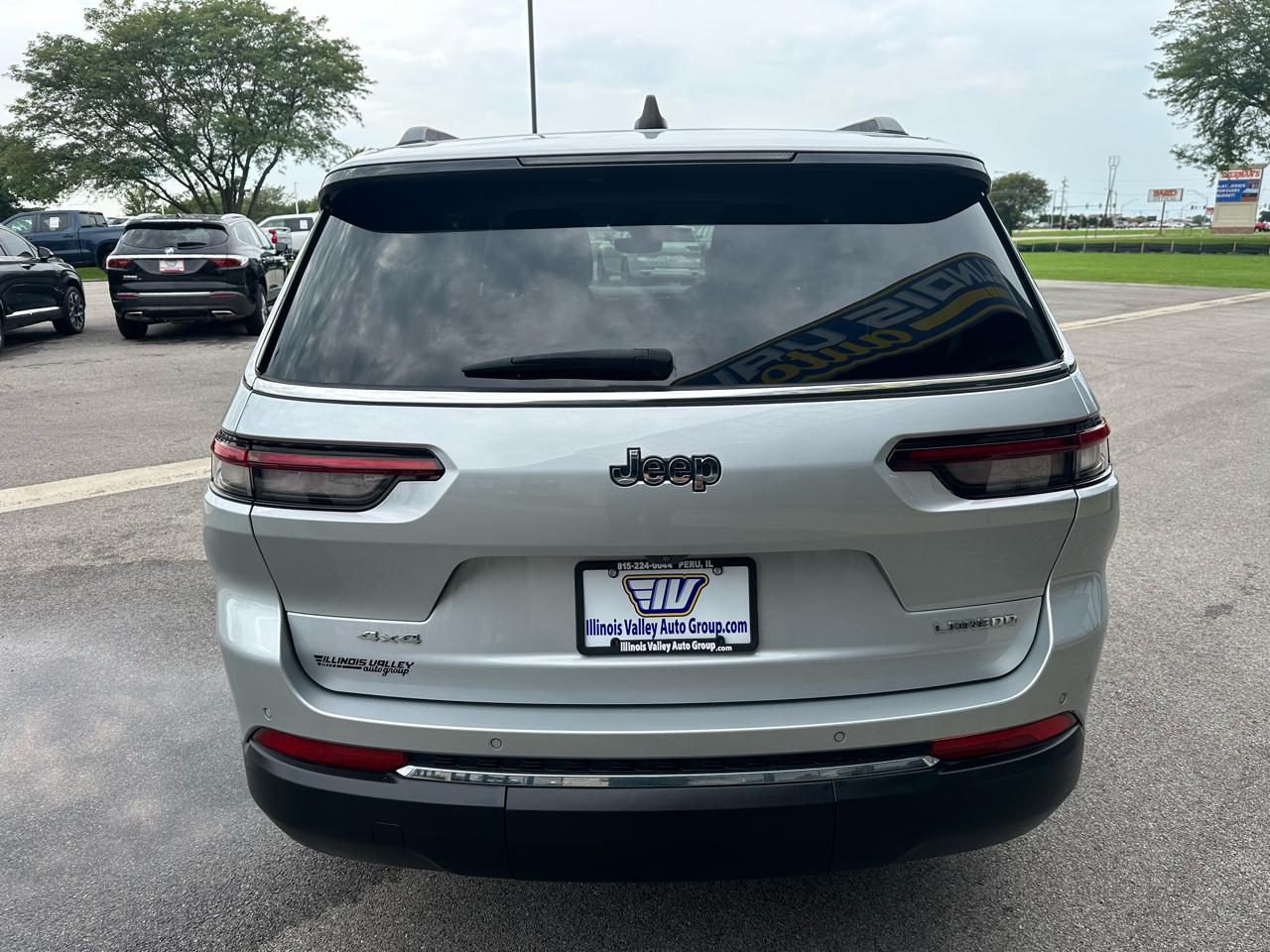 Jeep Grand Cherokee L Laredo 4WD 2023