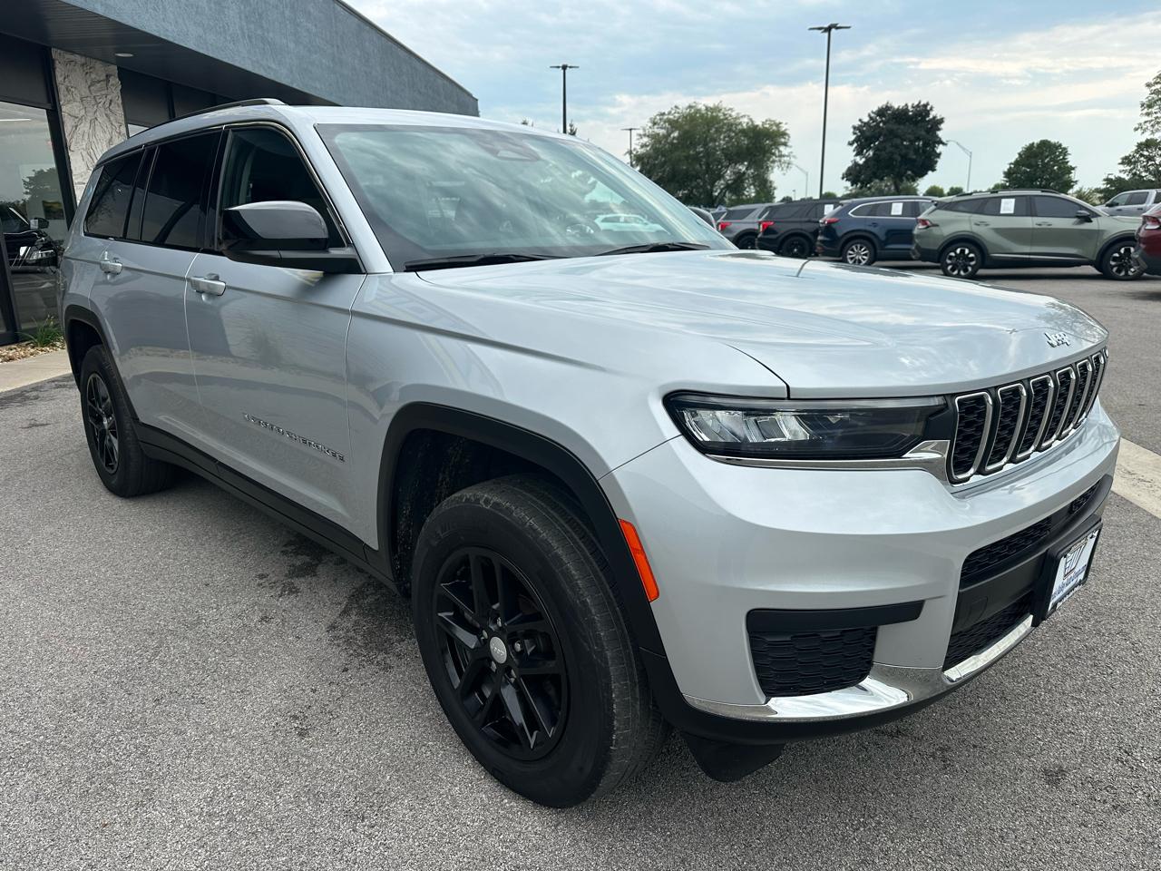 Jeep Grand Cherokee L Laredo 4WD 2023