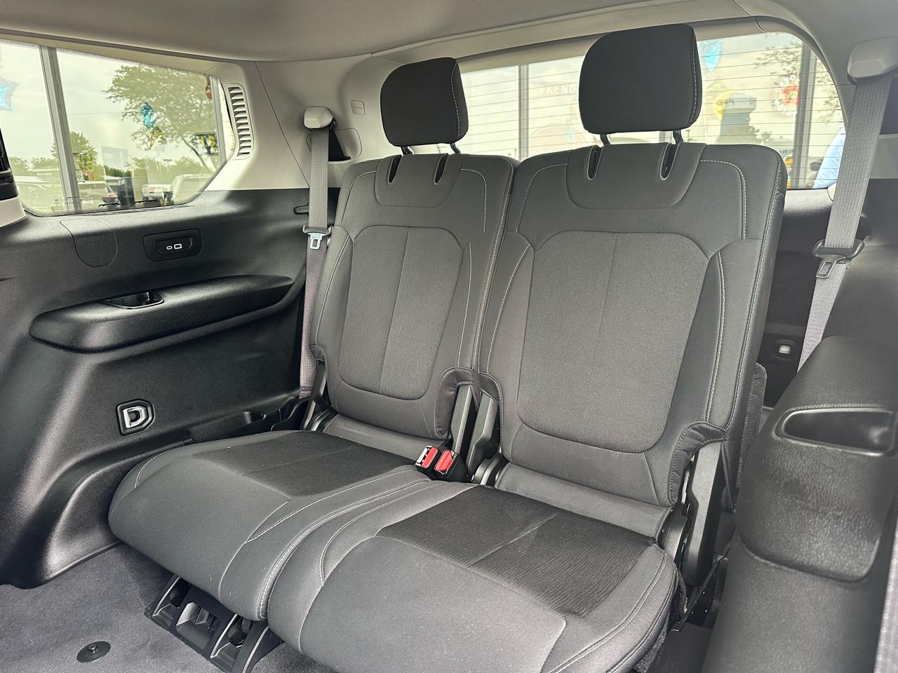 Jeep Grand Cherokee L Laredo 4WD 2023