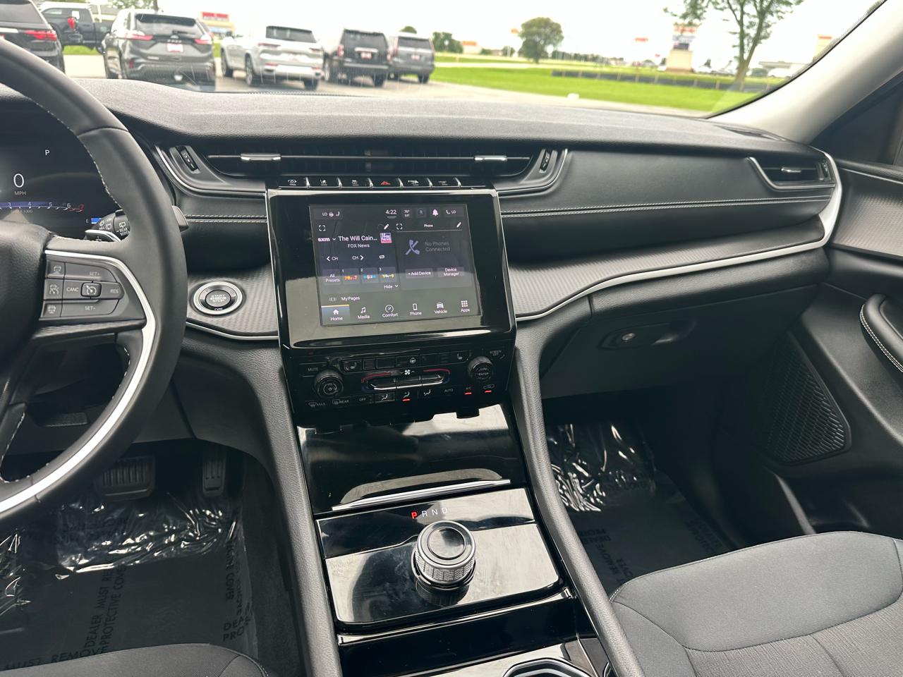 Jeep Grand Cherokee L Laredo 4WD 2023