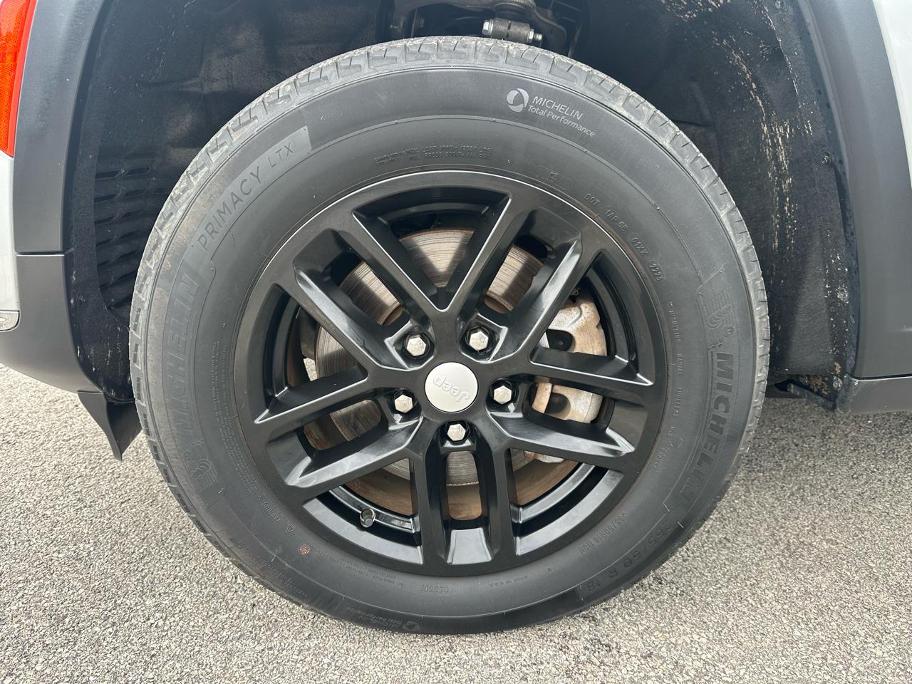 Jeep Grand Cherokee L Laredo 4WD 2023