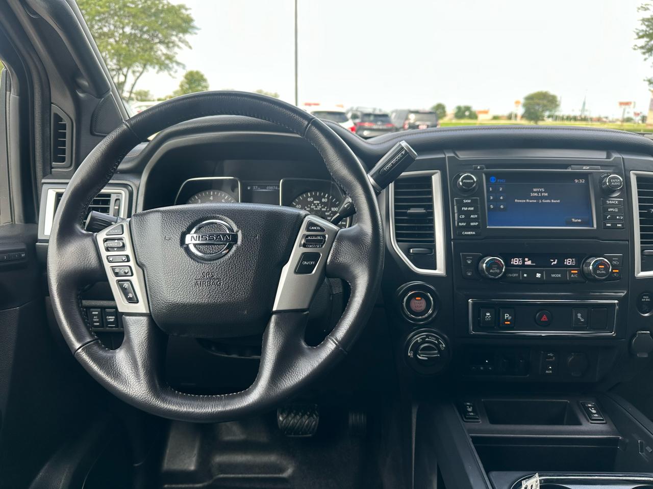 Nissan Titan PRO-4X Crew Cab 4WD 2018
