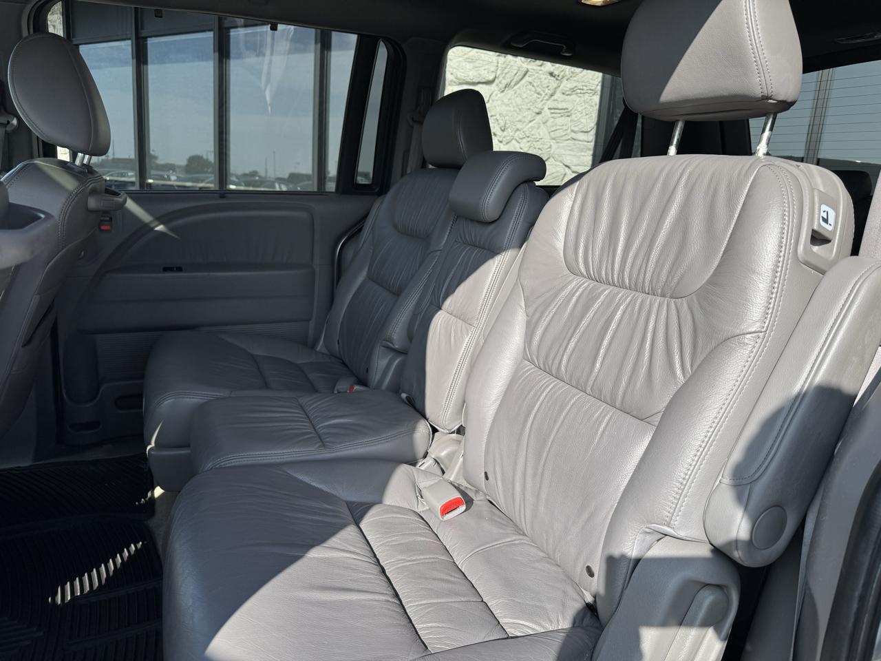 Honda Odyssey EX-L w/ DVD and Navigation 2010