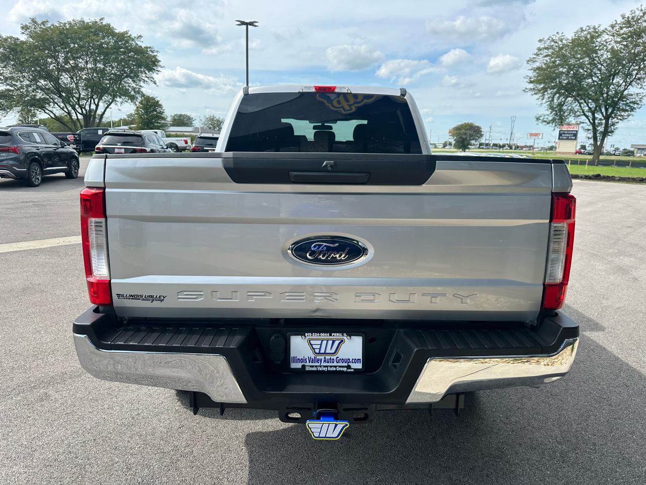 Ford F-250 SD XLT Crew Cab 4WD 2017