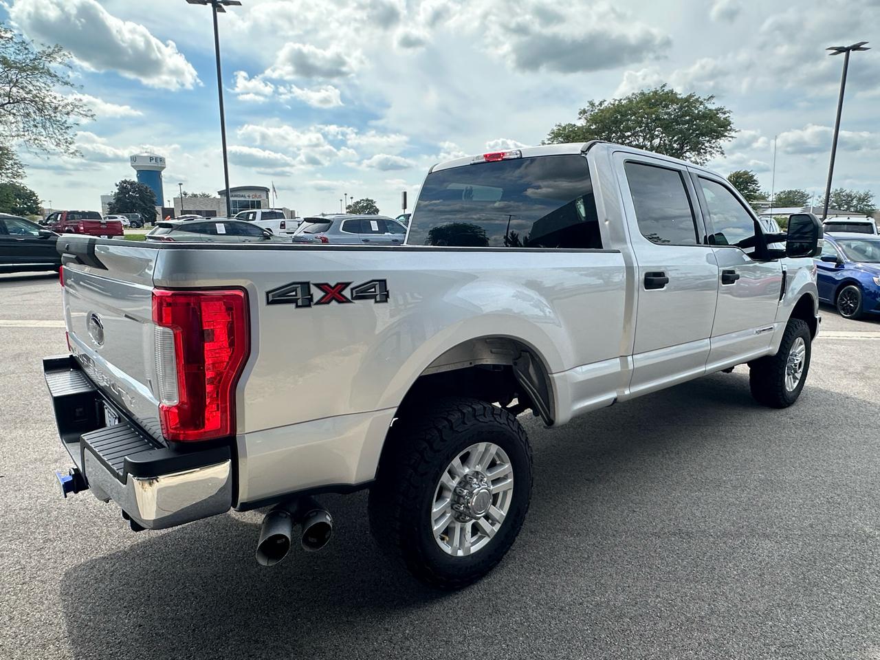 Ford F-250 SD XLT Crew Cab 4WD 2017