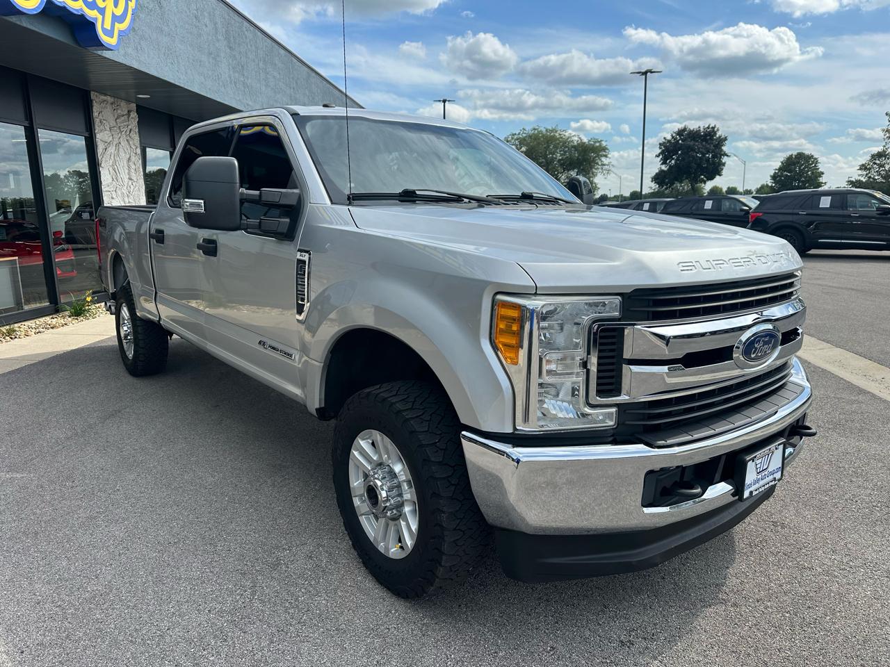 Ford F-250 SD XLT Crew Cab 4WD 2017