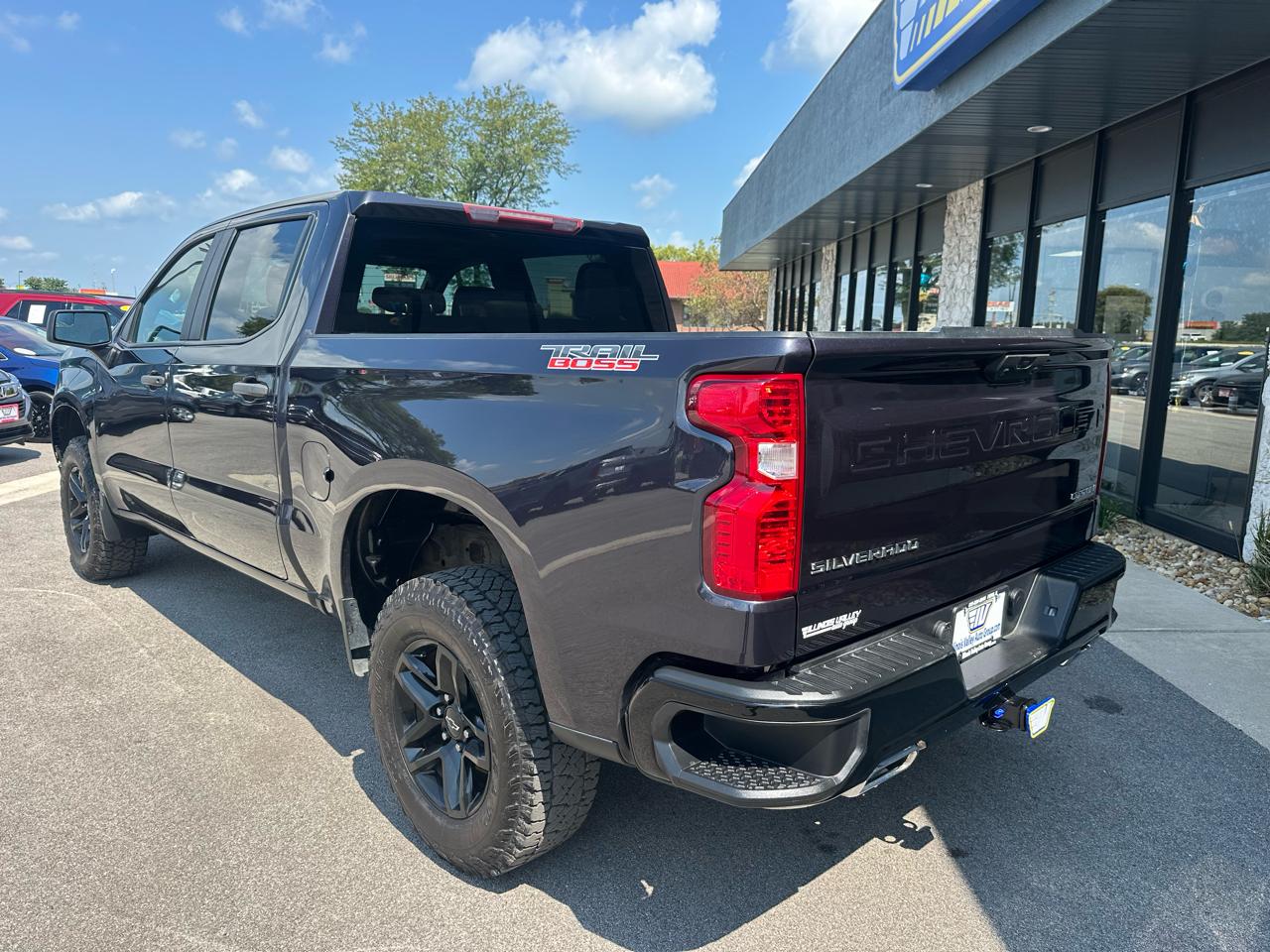 Chevrolet Silverado 1500 Trail Boss Custom Crew Cab 4WD 2022