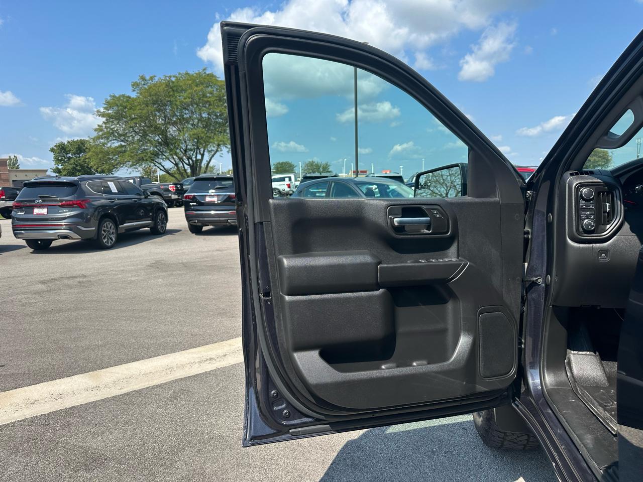 Chevrolet Silverado 1500 Trail Boss Custom Crew Cab 4WD 2022