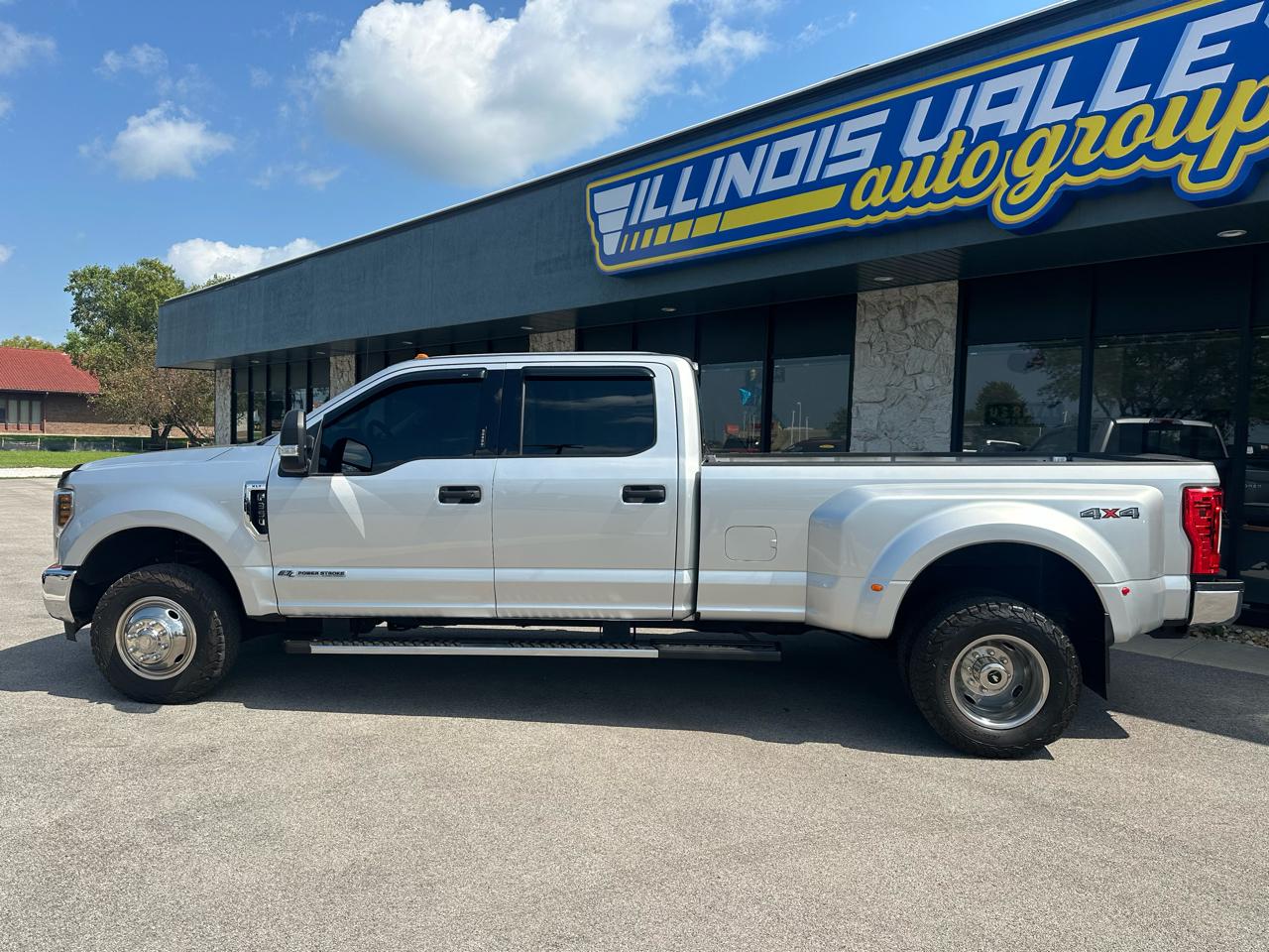 Ford F-350 SD XLT Crew Cab Long Bed DRW 4WD 2019