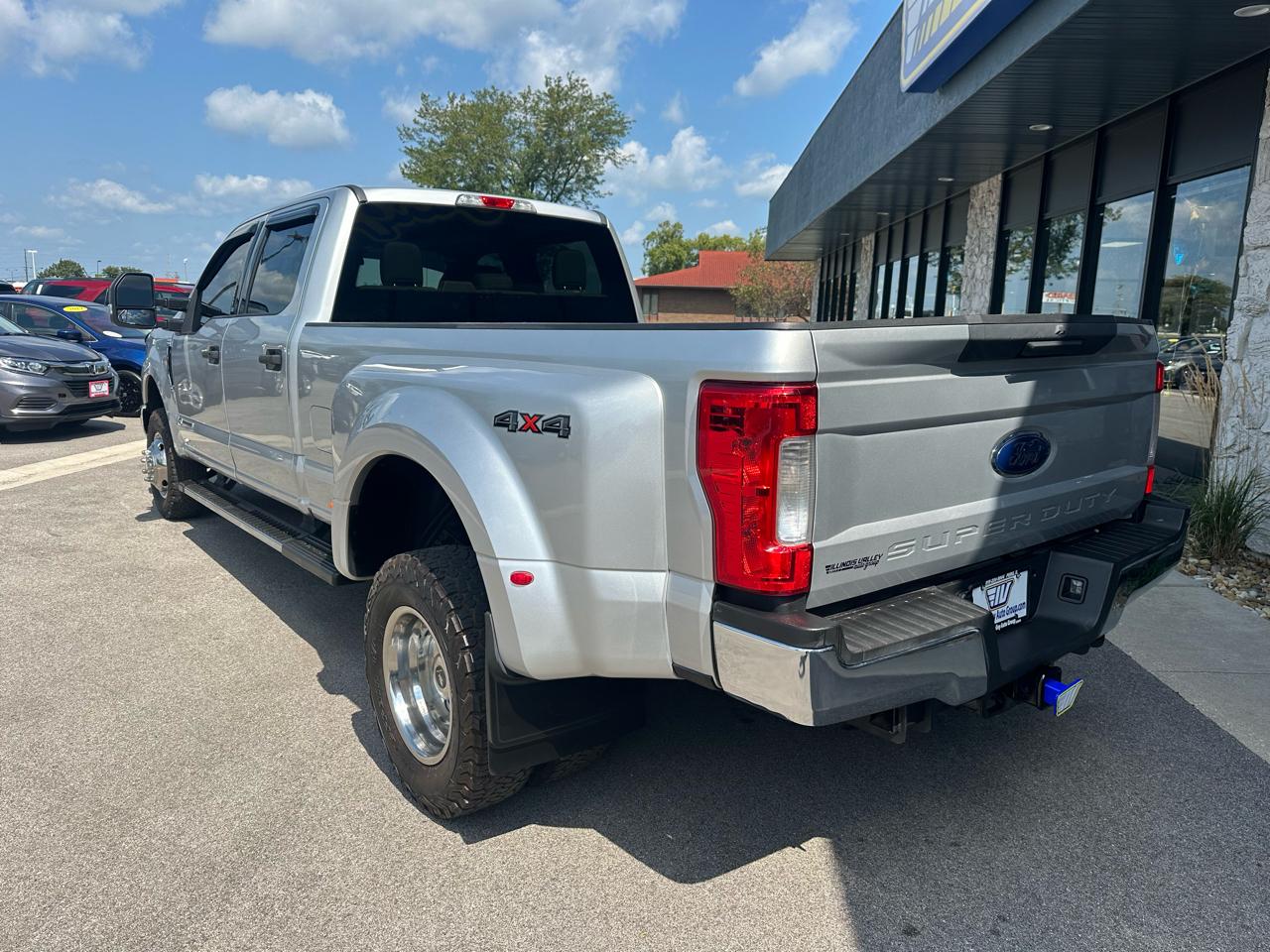 Ford F-350 SD XLT Crew Cab Long Bed DRW 4WD 2019