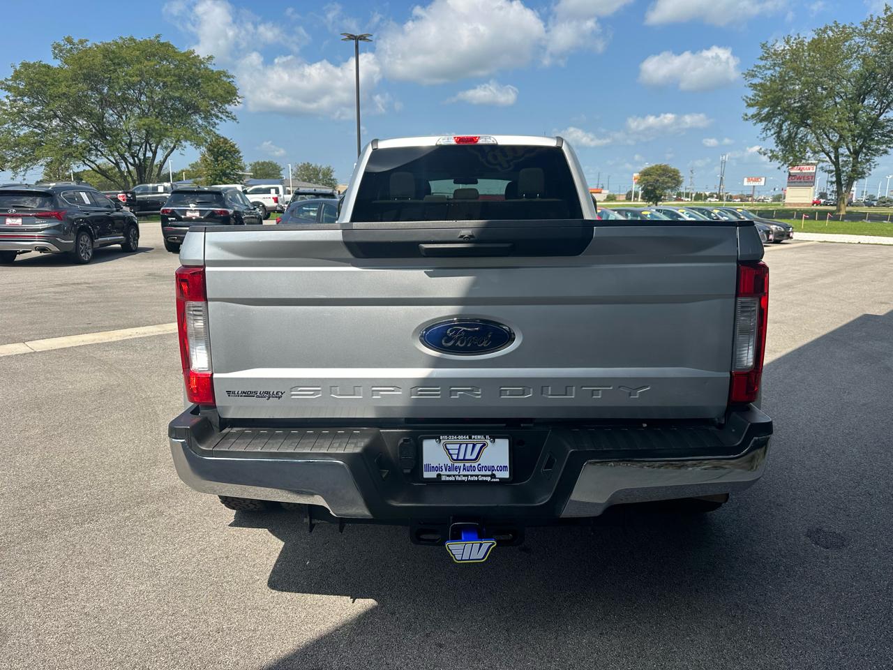 Ford F-350 SD XLT Crew Cab Long Bed DRW 4WD 2019