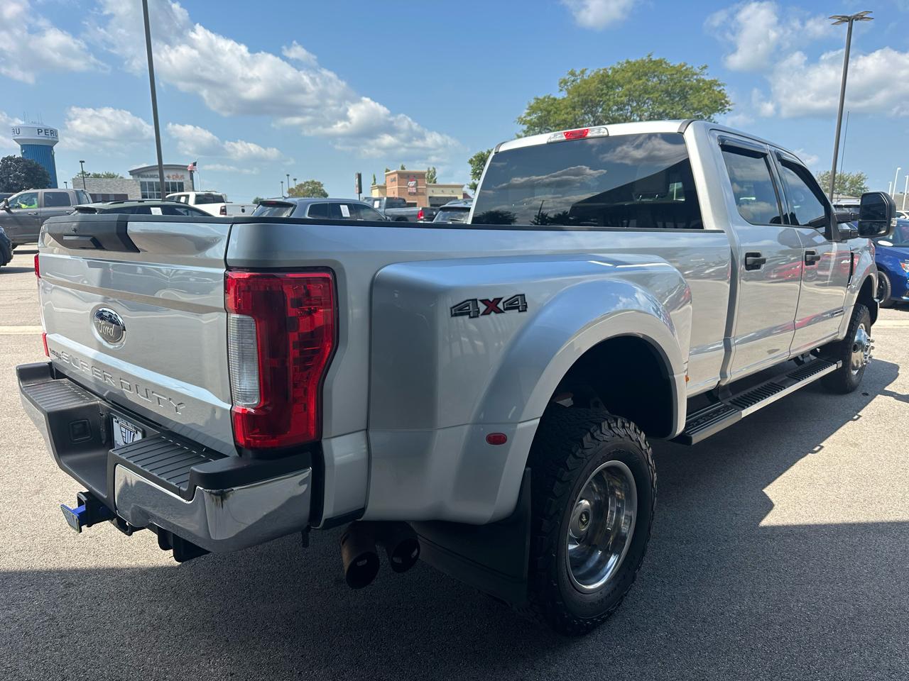 Ford F-350 SD XLT Crew Cab Long Bed DRW 4WD 2019