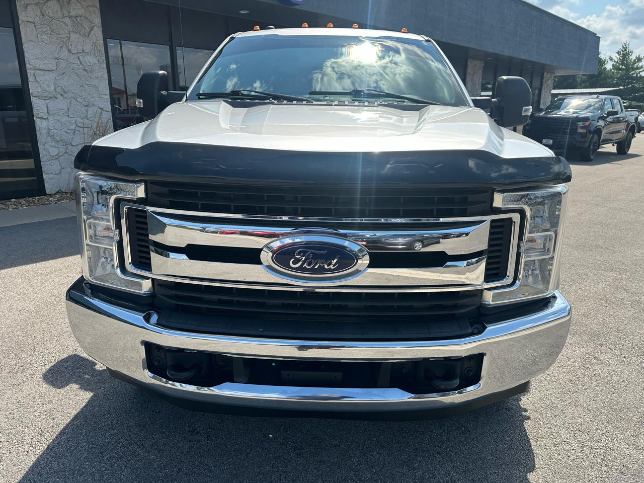 Ford F-350 SD XLT Crew Cab Long Bed DRW 4WD 2019