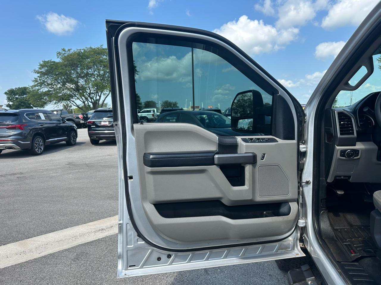 Ford F-350 SD XLT Crew Cab Long Bed DRW 4WD 2019