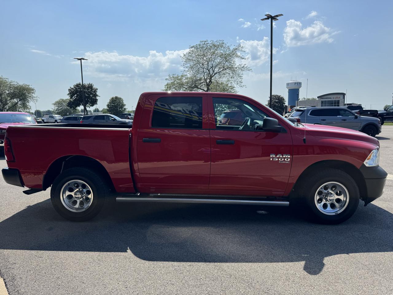 RAM 1500 Classic Tradesman Crew Cab SWB 4WD 2019
