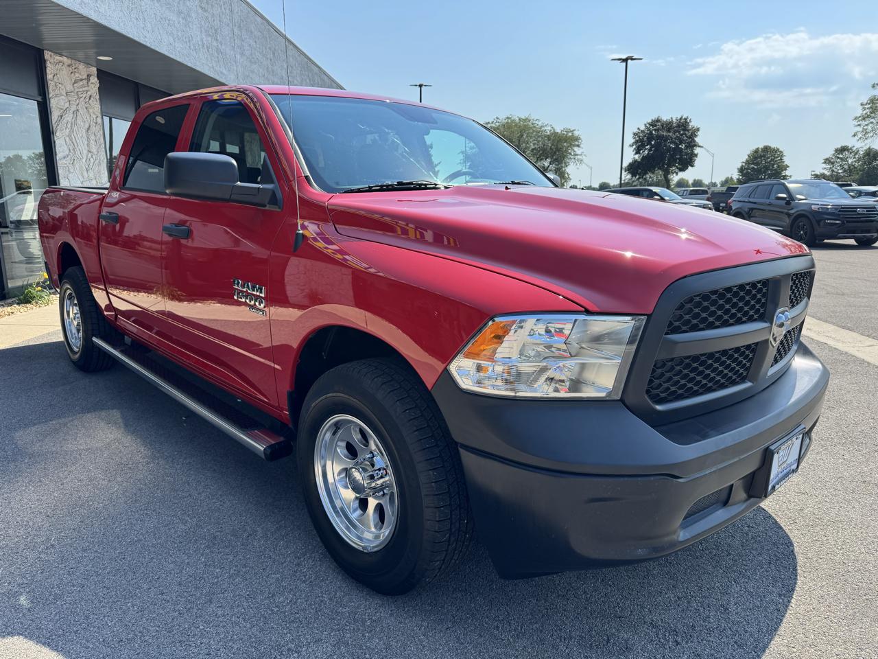 RAM 1500 Classic Tradesman Crew Cab SWB 4WD 2019