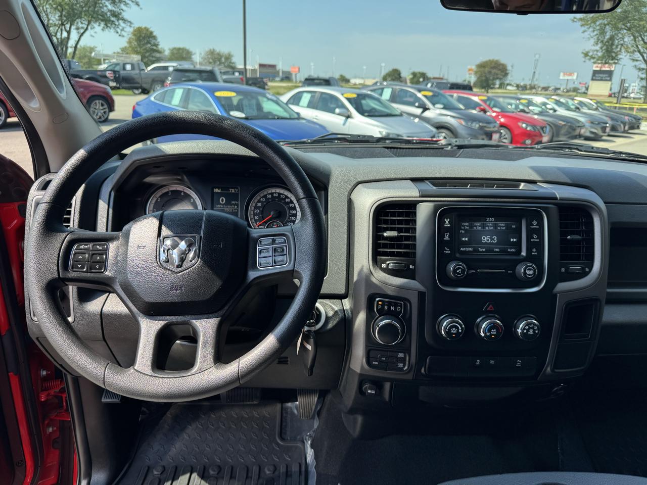 RAM 1500 Classic Tradesman Crew Cab SWB 4WD 2019