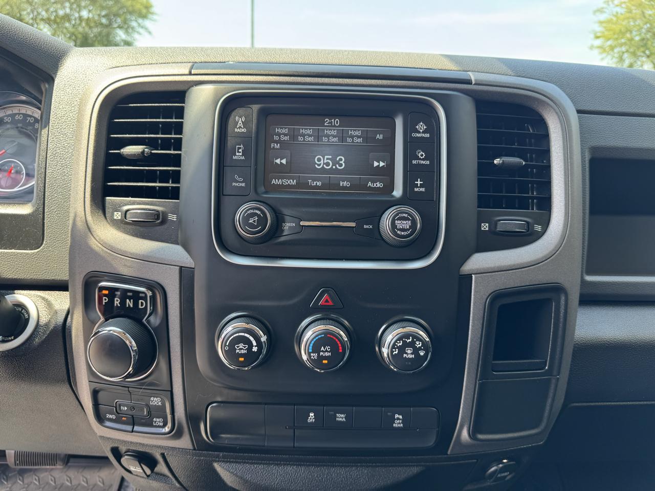 RAM 1500 Classic Tradesman Crew Cab SWB 4WD 2019