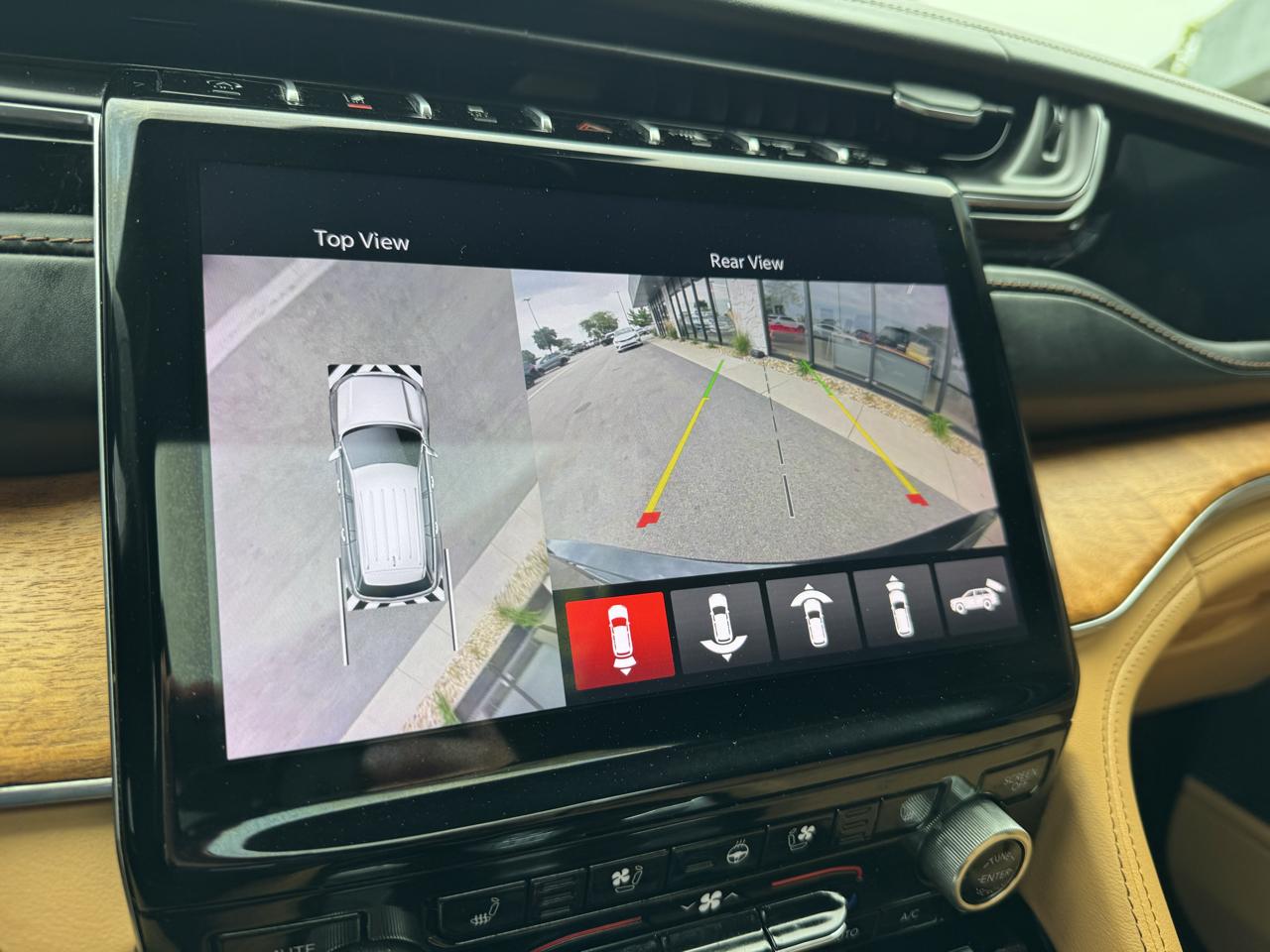 Jeep Grand Cherokee Summit 4WD 2023
