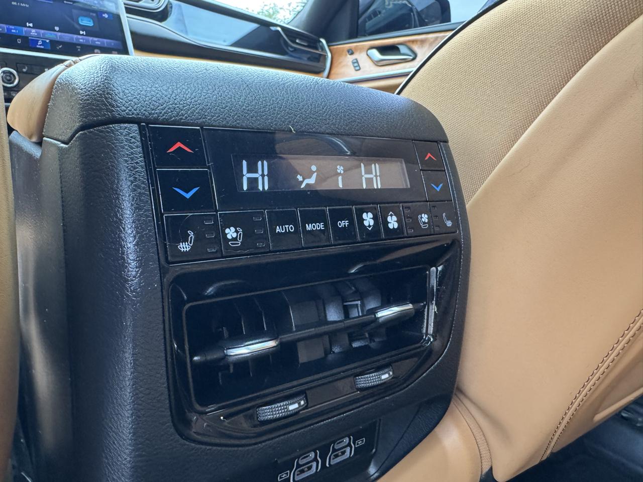 Jeep Grand Cherokee Summit 4WD 2023