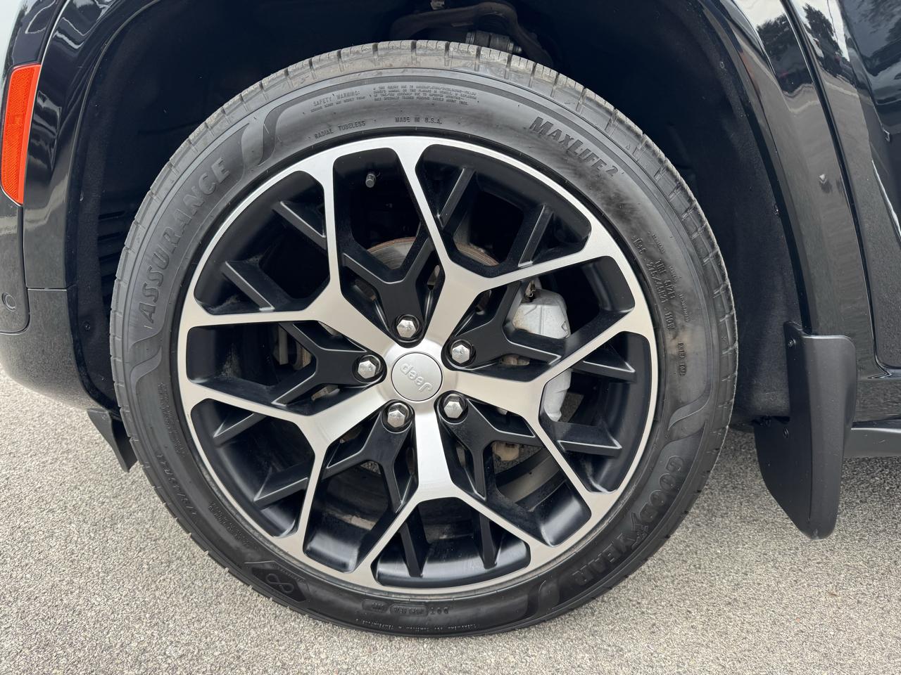 Jeep Grand Cherokee Summit 4WD 2023