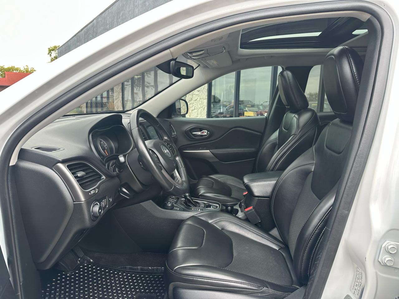 Jeep Cherokee Latitude Plus 4WD 2019