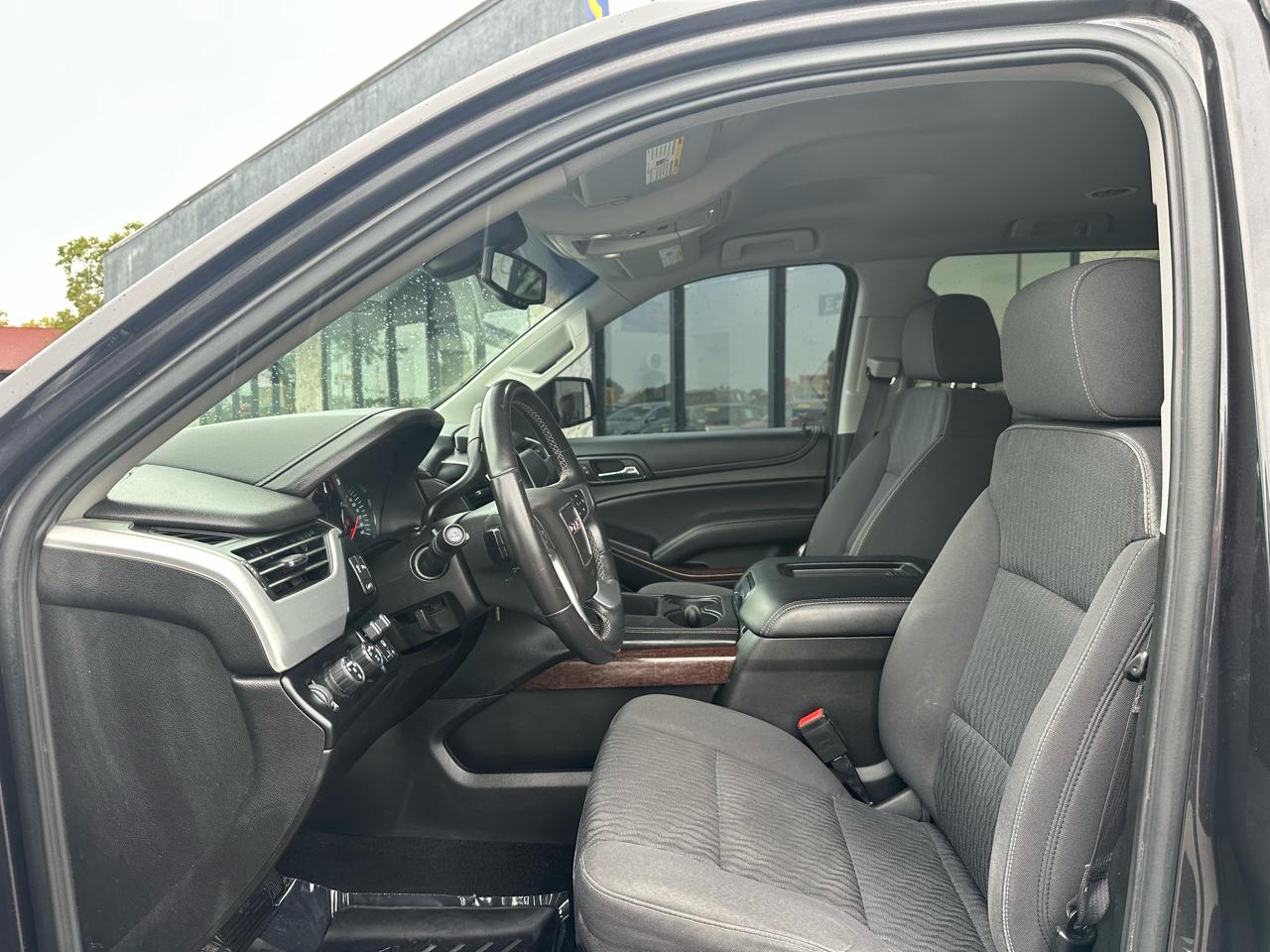 GMC Yukon SLE 4WD 2017