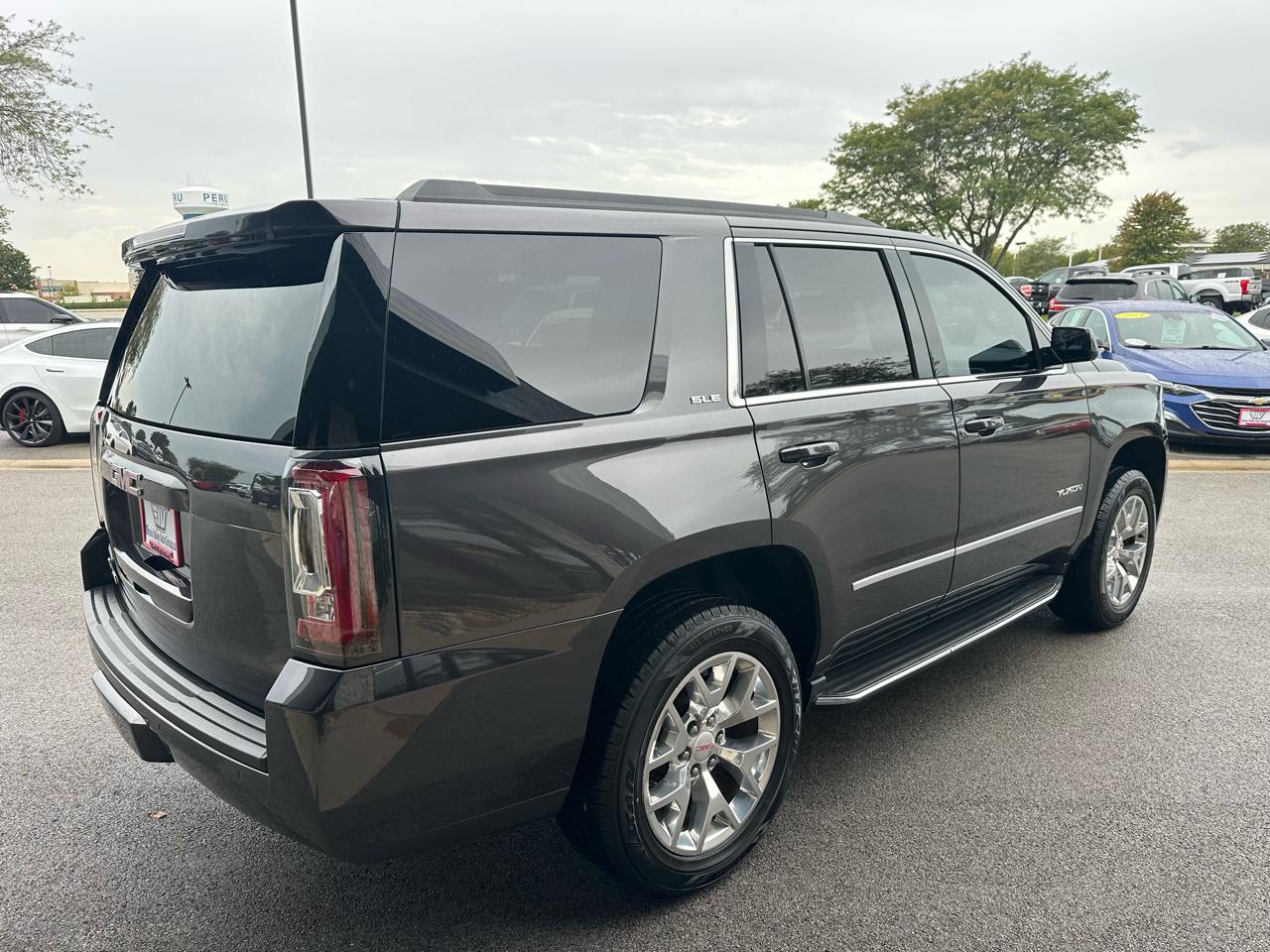 GMC Yukon SLE 4WD 2017