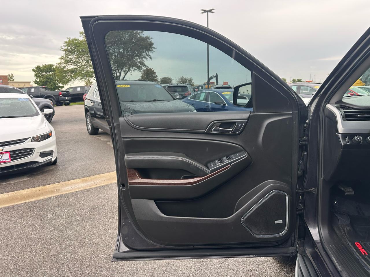 GMC Yukon SLE 4WD 2017